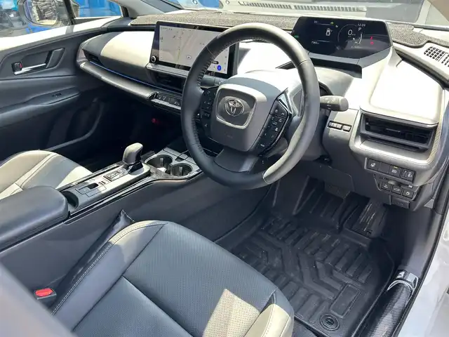 トヨタ プリウス Z 神奈川県 2025(令7)年 0.8万km プラチナホワイトパールマイカ 純正１２．３インチナビ/(AM/FM/フルセグ/MiraCast/USB/Bluetooth)/全方位カメラ/前席シートヒーター/前席シートクーラー/ドライブレコーダー/運転席パワーシート/ＥＴＣ２．０/パワーバックドア/ハンドルヒーター/デジタルインナーミラー/トヨタセーフティーセンス/非接触充電/電子パーキング/オートホールドブレーキ/プッシュスタート/スマートキー