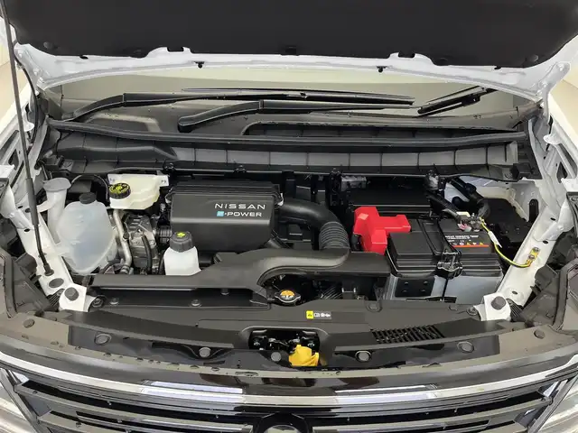 日産 セレナ e－パワー ハイウェイスター V 滋賀県 2025(令7)年 0.1千km プリズムホワイト 登録済未使用車/純正12.3インチナビ/Bluetooth/USB/HDMI/フルセグTV/フロント/サイド/バック/全方位カメラ/追従クルーズコントロール/両側パワースライドドア/ハーフレザーシート/デジタルインナーミラー/ワイヤレス充電/前後ドライブレコーダー/ETC2.0/LEDヘッドライト/オートハイビーム/オートライト/スマートキー