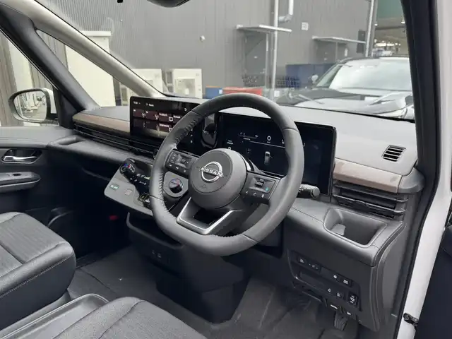 日産 セレナ e－パワー ハイウェイスター V 滋賀県 2025(令7)年 0.1千km プリズムホワイト 登録済未使用車/純正12.3インチナビ/Bluetooth/USB/HDMI/フルセグTV/フロント/サイド/バック/全方位カメラ/追従クルーズコントロール/両側パワースライドドア/ハーフレザーシート/デジタルインナーミラー/ワイヤレス充電/前後ドライブレコーダー/ETC2.0/LEDヘッドライト/オートハイビーム/オートライト/スマートキー