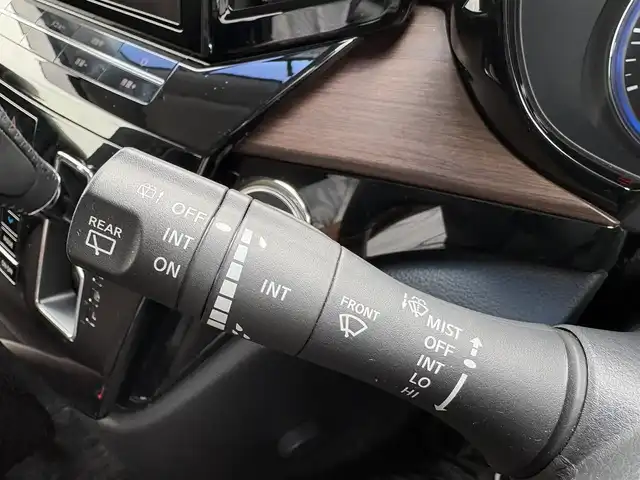 日産 エルグランド 250HWS アーバンクロム 東京都 2022(令4)年 3.8万km 黒 全方位運転支援システム/・エマージェンシーブレーキ/・車線逸脱警報機能/・インテリジェントクルーズコントロール/・ブラインドスポットアシスト/・コーナーセンサー/・アラウンドビューモニター/プッシュスタート/純正ナビ/フルセグTV/ETC/ドライブレコーダー/両側パワースライドドア/パワーバックドア/ハーフレザーシート/オットマン/後席ロールサンシェード/LEDヘッドライト/ドアバイザー/18インチ純正アルミホイール/スマートキー
