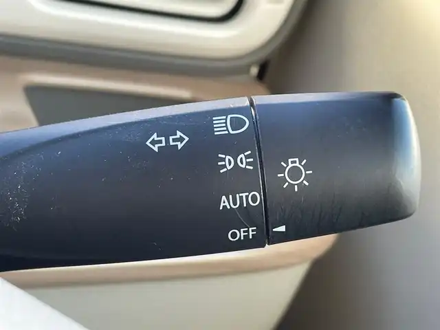 スズキ ラパン X 岩手県 2018(平30)年 4.7万km フェニックスレッドパール ７インチ純正ナビ　フルセグ　Ｂｌｕｅｔｏｏｔｈ　レーダーブレーキサポート　前席シートヒーター　ＵＶカットガラス　衝突安全ボディー　ウッドパネル　純正ＡＷ　フルオートエアコン　ＥＴＣ　ＨＩＤヘッドランプ