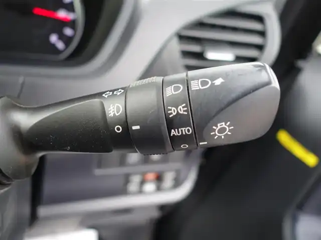 トヨタ ノア Si 山形県 2015(平27)年 5.4万km ブラック 4WD/ワンオーナー/Androidナビ/　　【BT】/両側パワースライドドア/LEDオートヘッドライト/純正16インチアルミホイール/アイドリングストップ/ステアリングスイッチ/MTモード付AT/電動格納ウィンカーミラー/フォグランプ/WAAC/スマートキー/ETC
