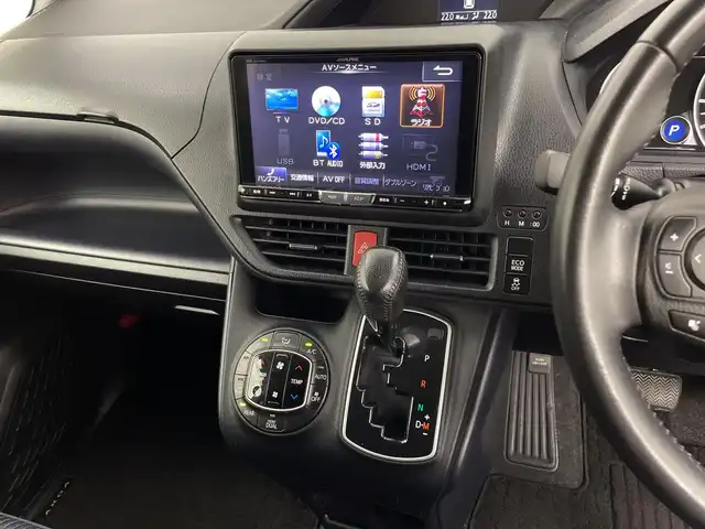 トヨタ ヴォクシー ZS 鹿児島県 2014(平26)年 6.2万km ボルドーマイカメタリック TRDエアロ/社外9インチSDナビ/（FM/AM/DVD/CD/フルセグテレビ/Bluetooth）/アルパイン製10.2インチフリップダウンモニター/ドライブレコーダー/両側パワースライドドア/純正16インチアルミホイール/バックカメラ/革巻きステアリング/アイドリングストップ/ステアリングスイッチ/LEDヘッドライト/オートライト/フォグランプ/純正フロアマット/ウィンカーミラー/ドアバイザー/プッシュスタート/スマートキー/ETC