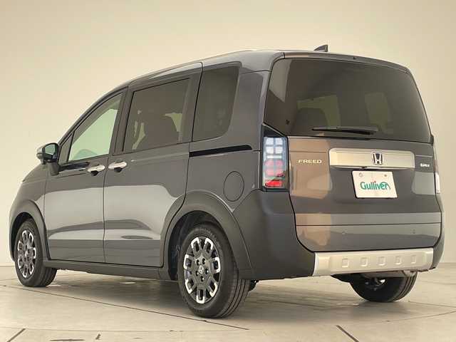 ホンダ フリード ハイブリット e:HEV クロスター 愛知県 2025(令7)年 0.1千km グレー 登録済未使用車/純正9型ディスプレイオーディオナビ/バックカメラ/両側パワースライドドア/シートヒーター/レーダークルーズコントロール/コーナーセンサー/純正アルミホイール/ルーフレール/LEDヘッドライト/衝突軽減システム/フルセグ/Bluetooth/ステアリングスイッチ/スマートキー/プッシュスタート