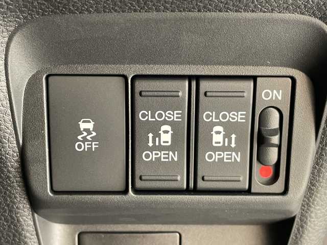 ホンダ フリード ハイブリット e:HEV クロスター 愛知県 2025(令7)年 0.1千km グレー 登録済未使用車/純正9型ディスプレイオーディオナビ/バックカメラ/両側パワースライドドア/シートヒーター/レーダークルーズコントロール/コーナーセンサー/純正アルミホイール/ルーフレール/LEDヘッドライト/衝突軽減システム/フルセグ/Bluetooth/ステアリングスイッチ/スマートキー/プッシュスタート