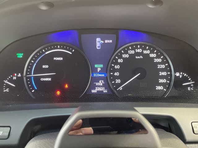 レクサス ＬＳ 600hL エグゼクティブP 秋田県 2015(平27)年 2.3万km ソニックシルバー ４WD/純正SDナビ(BT/DTV/CD/DVD)/ビルトインETC/LEXUS Safety System＋/・プリクラッシュセーフティー/・レーンディパーチャーアラート/・オートマチックハイビーム/・レーダークルーズコントロール/電動リアゲート/電動サイド＆リアサンシェード/全席パワーシート/全席シートヒーター/全席エアシート/左後席マッサージ機能有/純正後席モニター/リアセンターコンソール/オットマン/クリアランスソナー/運転支援システム(DSSS)