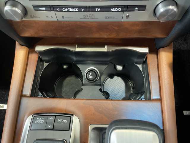 レクサス ＬＳ 600hL エグゼクティブP 秋田県 2015(平27)年 2.3万km ソニックシルバー ４WD/純正SDナビ(BT/DTV/CD/DVD)/ビルトインETC/LEXUS Safety System＋/・プリクラッシュセーフティー/・レーンディパーチャーアラート/・オートマチックハイビーム/・レーダークルーズコントロール/電動リアゲート/電動サイド＆リアサンシェード/全席パワーシート/全席シートヒーター/全席エアシート/左後席マッサージ機能有/純正後席モニター/リアセンターコンソール/オットマン/クリアランスソナー/運転支援システム(DSSS)