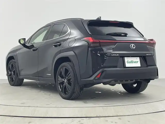 レクサス ＵＸ 250h アーバンエレガンス 熊本県 2021(令3)年 5万km グラファイトブラックガラスフレーク 純正メーカーＯＰナビＤＴＶ/・CD/DVD/BT/SD/USB/フルセグ/パノラミックビューモニター/ビルトインETC2.0/白革シート/・パワーシート/・エアーシート/サンルーフ/ハンドルヒーター/ステアリングスイッチ/前後ドライブレコーダー/パワーバックドア/ブラックルーフレール/LEDヘッドライト/・フォグ/ウィンカードアミラー/Lexus Safety System+/・プリクラッシュセーフティ/・レーダークルーズコントロール/・レーントレーシングアシスト/・レーンディパーチャーアラート/・ロードサインアシスト/・発進遅れ告知機能/マット/スマートキー/保証書・取説有り