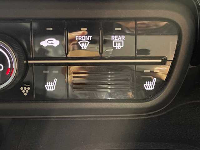 ホンダ Ｎ ＢＯＸ L ターボ 茨城県 2021(令3)年 5.7万km クリスタルブラックパール 純正８型ナビ　バックモニター　フルセグＴＶ　衝突軽減ブレーキ　両側電動スライドドア　ＬＥＤライト　シートヒーター　コーナーセンサー　ビルトインＥＴＣ　横滑り防止装置　スマートキー　純正アルミホイール