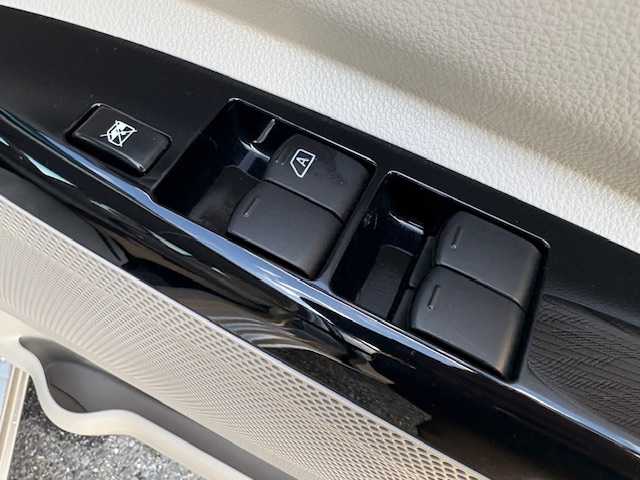 日産 デイズ ルークス X 大阪府 2019(平31)年 1.9万km スターリングシルバーM 純正ナビ/アラウンドビューモニター/フルセグ/片側パワースライドドア/エマージェンシーブレーキ/ソナー/ドライブレコーダー/ETC/プッシュスタート/スマートキー×2