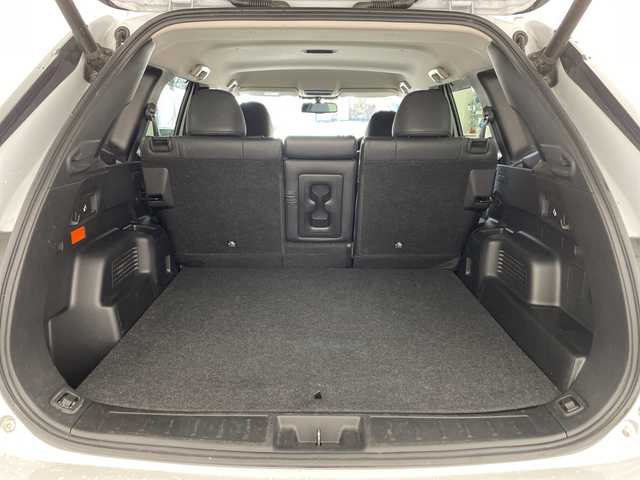 三菱 アウトランダー ＰＨＥＶ G 兵庫県 2022(令4)年 6.9万km ホワイトダイヤモンド ・充電ケーブル車載/・マイパイロット/・ハンドル支援/・車線逸脱警報/・車線逸脱防止支援/・後側方接近車両検知警報/・後側方衝突防止支援/・前方衝突防止支援/・踏み間違い衝突防止アシスト/・標識認識/・後退時車両検知警報/・レーダークルーズコントロール/・オートマチックハイビーム/・純正9型ナビ＆フルセグ＆BT＆USB/・全方位カメラ/・置くだけ充電/・AC100V電源/・パワーバックドア（ハンズフリー機能付き）/・BSM/・ハーフレザーシート/・前席シートヒーター/・前席パワーシート/・ステアリングヒーター/・ステアリングスイッチ/・スマートキー/・プッシュスタート/・スペアキー/・LEDライト/・フォグ/・オートライト/・純正20インチアルミホイール/・寒冷地仕様/・フロントワイパーデアイサー/・自動防眩ミラー/・ロールサンシェード