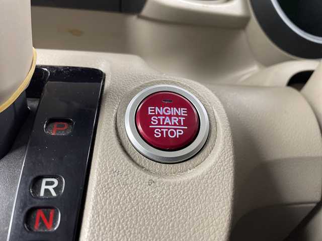 ホンダ Ｎ ＢＯＸ G 道央・札幌 2013(平25)年 13万km クリスタルブラックパール ・4WD/・CD/AM/FM/AUX/・ミラーヒーター/・両側スライドドア/・純正フロアマット/・純正ドアバイザー/・横滑り防止/・ABS/・夏タイヤAWセット積込/・ライトレベライザー/・プッシュスタート/・スマートキー