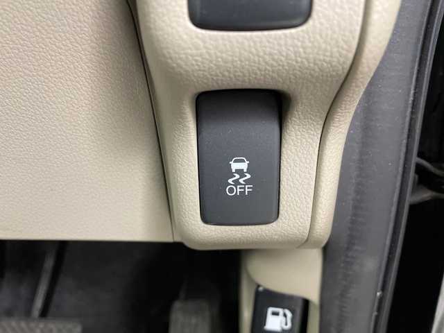 ホンダ Ｎ ＢＯＸ G 道央・札幌 2013(平25)年 13万km クリスタルブラックパール ・4WD/・CD/AM/FM/AUX/・ミラーヒーター/・両側スライドドア/・純正フロアマット/・純正ドアバイザー/・横滑り防止/・ABS/・夏タイヤAWセット積込/・ライトレベライザー/・プッシュスタート/・スマートキー