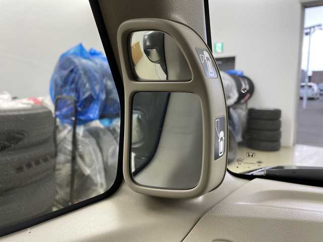 ホンダ Ｎ ＢＯＸ G 道央・札幌 2013(平25)年 13万km クリスタルブラックパール ・4WD/・CD/AM/FM/AUX/・ミラーヒーター/・両側スライドドア/・純正フロアマット/・純正ドアバイザー/・横滑り防止/・ABS/・夏タイヤAWセット積込/・ライトレベライザー/・プッシュスタート/・スマートキー