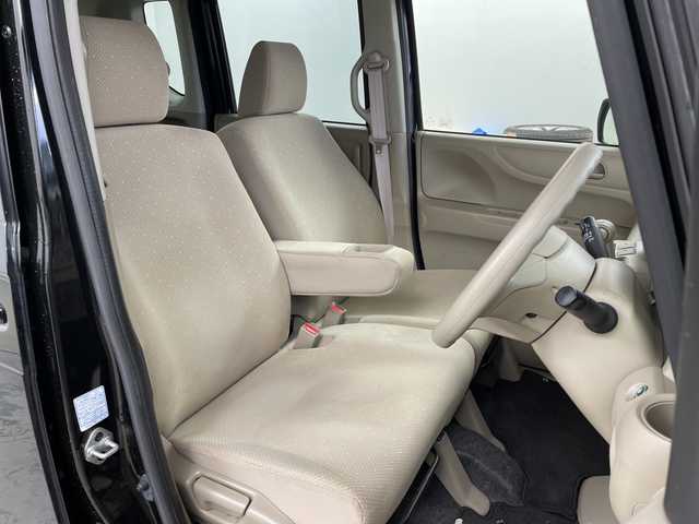 ホンダ Ｎ ＢＯＸ G 道央・札幌 2013(平25)年 13万km クリスタルブラックパール ・4WD/・CD/AM/FM/AUX/・ミラーヒーター/・両側スライドドア/・純正フロアマット/・純正ドアバイザー/・横滑り防止/・ABS/・夏タイヤAWセット積込/・ライトレベライザー/・プッシュスタート/・スマートキー