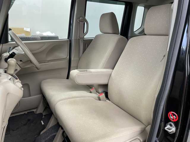 ホンダ Ｎ ＢＯＸ G 道央・札幌 2013(平25)年 13万km クリスタルブラックパール ・4WD/・CD/AM/FM/AUX/・ミラーヒーター/・両側スライドドア/・純正フロアマット/・純正ドアバイザー/・横滑り防止/・ABS/・夏タイヤAWセット積込/・ライトレベライザー/・プッシュスタート/・スマートキー