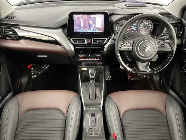 スズキ フロンクス 道央・札幌 2024(令6)年 1万km 茶Ⅱ ・4WD/・純正ディスプレイ9インチ/・フルセグ/BT/USB/・全方位カメラ/・ハーフレザーシート/・コーナーセンサー/・シートヒーター/・スズキセーフティサポート/・アダプティブクルーズコントロール/・LEDオートライト/・ハイビームアシスト/・ダウンヒルアシストコントロール/・グリップコントロール/・スマートキー×2/・純正フロアマット/・純正ドアバイザー/・横滑り防止装置