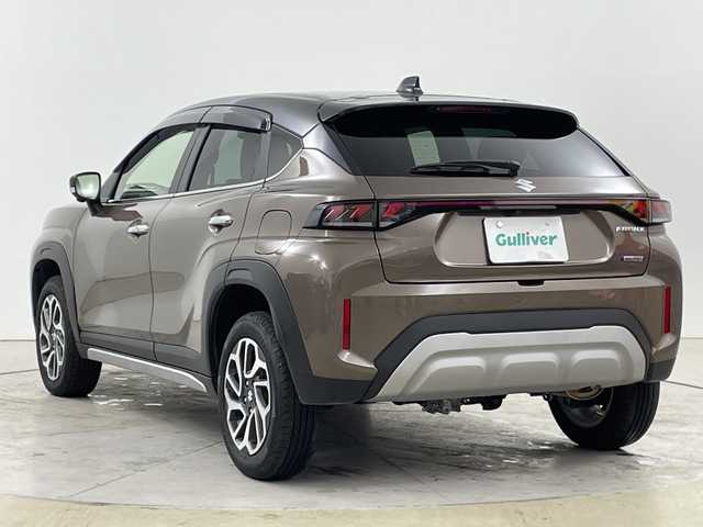 スズキ フロンクス 道央・札幌 2024(令6)年 1万km 茶Ⅱ ・4WD/・純正ディスプレイ9インチ/・フルセグ/BT/USB/・全方位カメラ/・ハーフレザーシート/・コーナーセンサー/・シートヒーター/・スズキセーフティサポート/・アダプティブクルーズコントロール/・LEDオートライト/・ハイビームアシスト/・ダウンヒルアシストコントロール/・グリップコントロール/・スマートキー×2/・純正フロアマット/・純正ドアバイザー/・横滑り防止装置