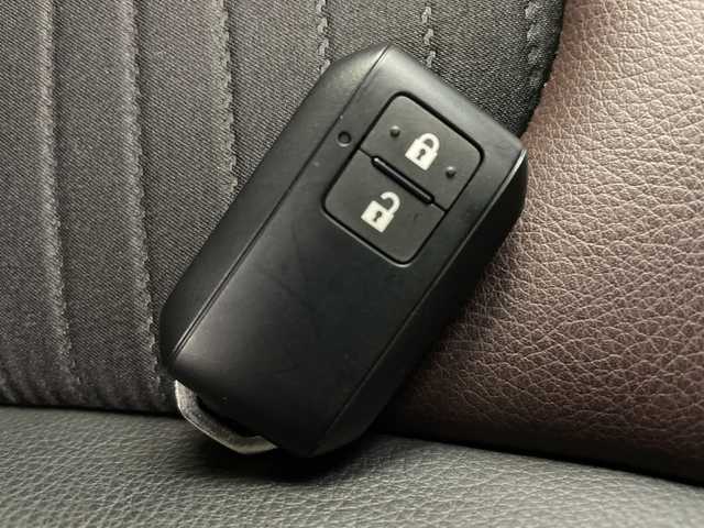 スズキ フロンクス 道央・札幌 2024(令6)年 1万km 茶Ⅱ ・4WD/・純正ディスプレイ9インチ/・フルセグ/BT/USB/・全方位カメラ/・ハーフレザーシート/・コーナーセンサー/・シートヒーター/・スズキセーフティサポート/・アダプティブクルーズコントロール/・LEDオートライト/・ハイビームアシスト/・ダウンヒルアシストコントロール/・グリップコントロール/・スマートキー×2/・純正フロアマット/・純正ドアバイザー/・横滑り防止装置