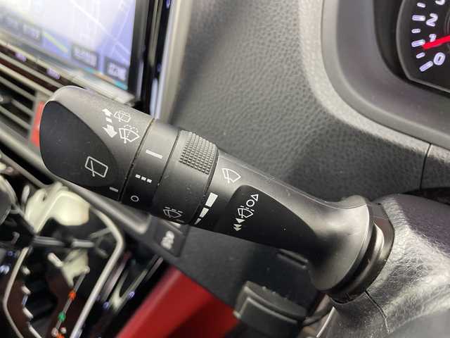 トヨタ ヴォクシー ZS 富山県 2017(平29)年 6.6万km ブラッキッシュアゲハガラスフレーク 純正9インチナビ【NSZT-Y66T】/(AM/FM/CD/DVD/SD/USB/BT)/フルセグTV/バックカメラ/両側パワースライドドア/衝突被害軽減ブレーキ/クルーズコントロール/レーンキープアシスト/オートマチックハイビーム/LEDヘッドライト/ビルトインETC2.0/ドライブレコーダー前後/スマートキー/プッシュスタート/純正フロアマット/アイドリングストップ/ドアバイザー