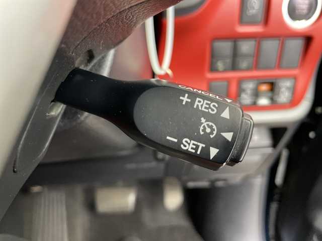 トヨタ ヴォクシー ZS 富山県 2017(平29)年 6.6万km ブラッキッシュアゲハガラスフレーク 純正9インチナビ【NSZT-Y66T】/(AM/FM/CD/DVD/SD/USB/BT)/フルセグTV/バックカメラ/両側パワースライドドア/衝突被害軽減ブレーキ/クルーズコントロール/レーンキープアシスト/オートマチックハイビーム/LEDヘッドライト/ビルトインETC2.0/ドライブレコーダー前後/スマートキー/プッシュスタート/純正フロアマット/アイドリングストップ/ドアバイザー