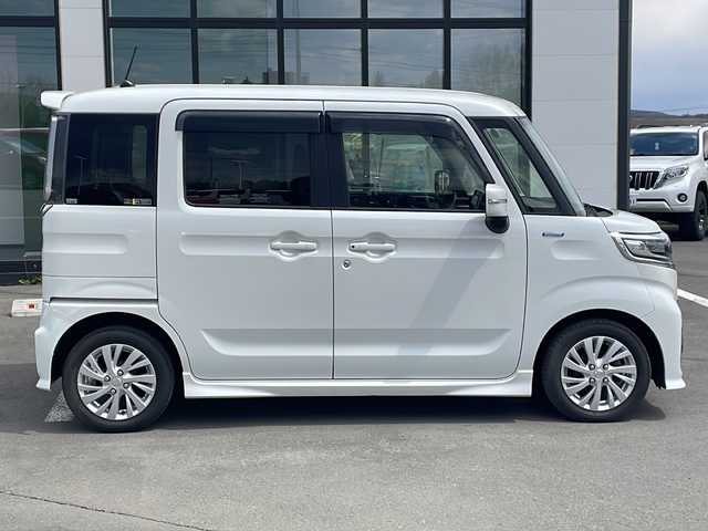 スズキ スペーシア カスタム HYBRID GS 道東・釧路十勝 2018(平30)年 6.9万km ピュアホワイトP ・4WD/・社外メモリナビ/（CD・DVD・BT・SD・フルセグ）/・片側パワースライドドア/・スマートキー/・プッシュスタート/・LEDオートライト/・フォグランプ/・シートヒーター/・ステアリングスイッチ/・ETC/・純正14インチアルミホイール