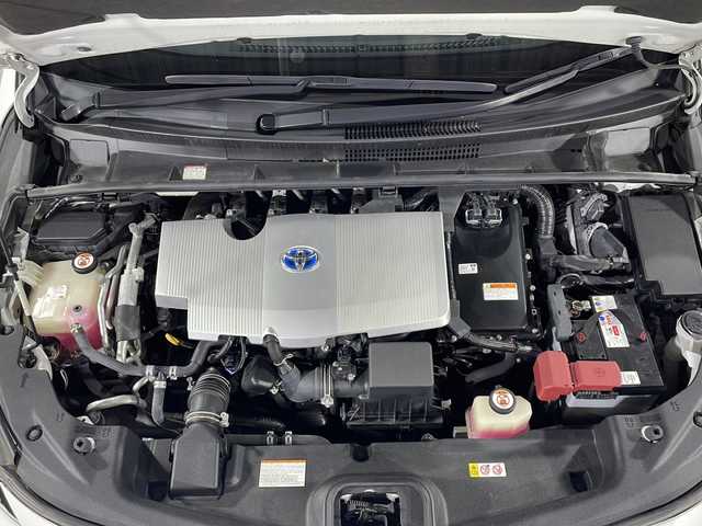 トヨタ プリウス ＰＨＶ S GRスポーツ 沖縄県 2018(平30)年 7.2万km ホワイトパールクリスタルシャイン 県外仕入　/禁煙車　/社外８インチナビ/（ＣＤ　ＤＶＤ　ＢＴ　フルセグＴＶ）/バックモニター　/スマートキー  /ＬＥＤヘッドライト　/オートライト  /オートハイビーム　/レーダークルーズコントロール　/ＥＴＣ/純正アルミホイール/ステアリングスイッチ