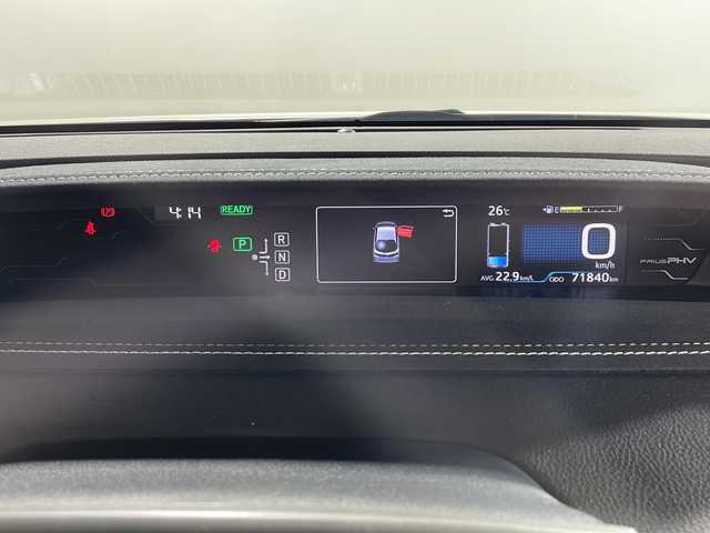 トヨタ プリウス ＰＨＶ S GRスポーツ 沖縄県 2018(平30)年 7.2万km ホワイトパールクリスタルシャイン 県外仕入　/禁煙車　/社外８インチナビ/（ＣＤ　ＤＶＤ　ＢＴ　フルセグＴＶ）/バックモニター　/スマートキー  /ＬＥＤヘッドライト　/オートライト  /オートハイビーム　/レーダークルーズコントロール　/ＥＴＣ/純正アルミホイール/ステアリングスイッチ