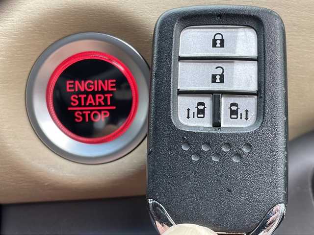ホンダ フリード G ホンダセンシング 沖縄県 2018(平30)年 2.7万km ブルーホライゾンM 純正オプションナビ　/フルセグＴＶ　/ホンダセンシング（衝突軽減現ブレーキ、レーダークルーズコントロール）/オーディオ（Ｂｌｕｅｔｏｏｔｈ、ＣＤ、ＤＶＤ）/バックカメラ/ドライブレコーダー　/両側パワースライドドア/スマートキー/プッシュスタート/ETC（ビルトインタイプ）