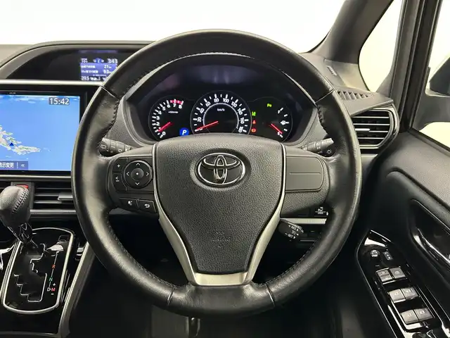 トヨタ ヴォクシー ZS 煌Ⅱ 愛媛県 2019(令1)年 5.1万km ブラック 純正SDナビ/(AM/FM/CD/DVD/Bluetooth/フルセグ)/衝突被害軽減ブレーキ/レーンキープアシスト/コーナーセンサー/バックカメラ/フリップダウンモニター/クルーズコントロール/両側パワースライドドア/前後ドライブレコーダー/アイドリングストップ/オートマチックハイビーム/オートライト/フォグランプ/ウィンカーミラー/ドアバイザー/プッシュスタート/ETC/ECOモード/スペアキー/保証書・取扱説明書