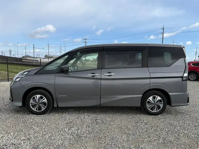 日産 セレナ e－パワー ハイウェイスター V 愛知県 2020(令2)年 4.6万km ダークメタルグレー 〇ワンオーナー/○純正10インチナビ/○フルセグTV/○バックカメラ/〇アラウンドビューモニター/〇パワースライドドア（両側）/○ビルトインETC/○ドライブレコーダー/〇全方位運転支援システム/〇インテリジェントエマージェンシーブレーキ/〇クルーズコントロール/○純正15インチアルミホイール/○LEDヘッドランプ/○オートライト/○フォグランプ/○革巻きステアリングホイール/○インテリジェントキー/〇禁煙車