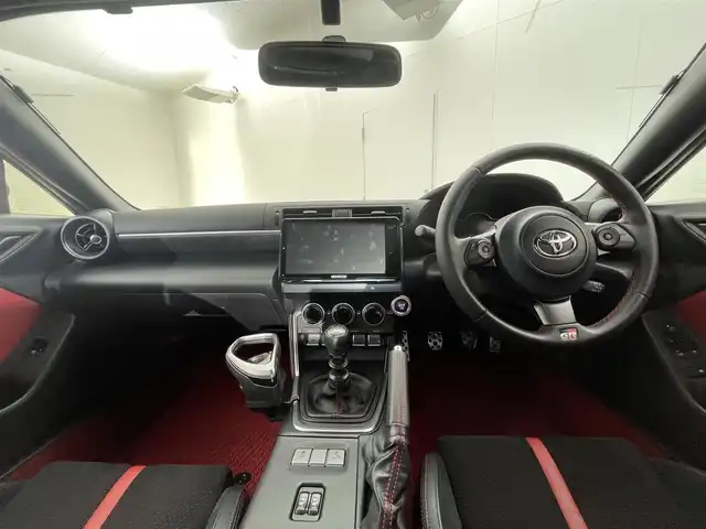 トヨタ ＧＲ８６ RZ 茨城県 2022(令4)年 1.2万km クリスタルホワイトパール 社外9型フローティングナビ/バックカメラ/フルセグ/GRスポイラー（F/S/R）/GRマフラー/クルーズコントロール/ETC/シートヒーター/純正18インチAW/LEDヘッドライト/スマートキー