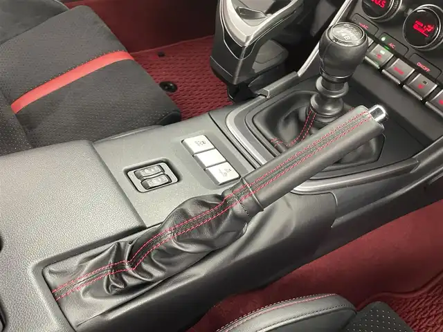 トヨタ ＧＲ８６ RZ 茨城県 2022(令4)年 1.2万km クリスタルホワイトパール 社外9型フローティングナビ/バックカメラ/フルセグ/GRスポイラー（F/S/R）/GRマフラー/クルーズコントロール/ETC/シートヒーター/純正18インチAW/LEDヘッドライト/スマートキー