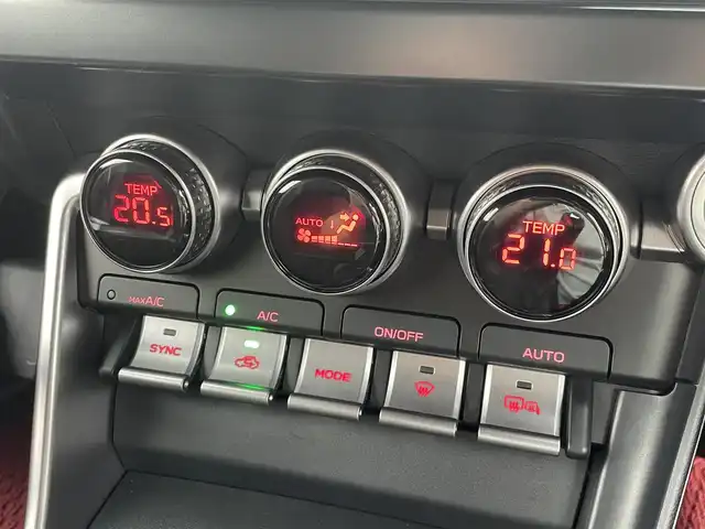 トヨタ ＧＲ８６ RZ 茨城県 2022(令4)年 1.2万km クリスタルホワイトパール 社外9型フローティングナビ/バックカメラ/フルセグ/GRスポイラー（F/S/R）/GRマフラー/クルーズコントロール/ETC/シートヒーター/純正18インチAW/LEDヘッドライト/スマートキー
