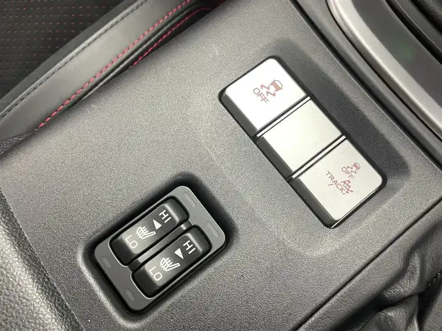 トヨタ ＧＲ８６ RZ 茨城県 2022(令4)年 1.2万km クリスタルホワイトパール 社外9型フローティングナビ/バックカメラ/フルセグ/GRスポイラー（F/S/R）/GRマフラー/クルーズコントロール/ETC/シートヒーター/純正18インチAW/LEDヘッドライト/スマートキー