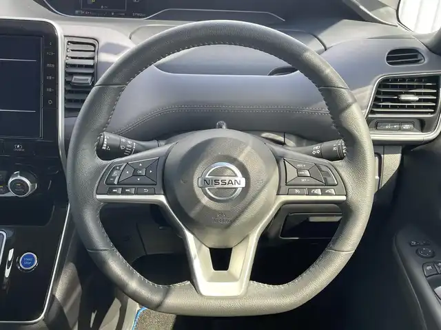 日産 セレナ e－パワー ハイウェイスター V 滋賀県 2020(令2)年 5.8万km ダイヤモンドブラック 純正SDナビ/・フルセグTV/・DVD/・Blu-ray/・CD/純正後席モニター/純正ドラレコ/純正ETC2.0/全方位カメラ/ハンズフリー両側パワースライドドア/LEDヘッドライト/オートライト/オートハイビーム/クルーズコントロール/前後コーナーセンサー/レーンキープアシスト/衝突被害軽減システム/社外アルミホイール/スマートキー