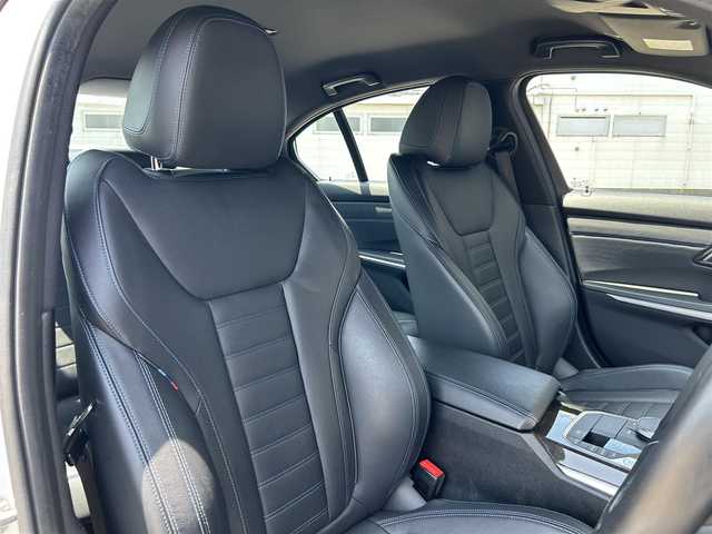 ＢＭＷ ３２０ｄ xDrive Mスポーツ 道東・釧路十勝 2019(令1)年 4.4万km ミネラルホワイト コンフォートパッケージ/　・オートマチックトランク/　・タイプC対応USB/　・パーキングアシストプラス/アダプティブクルーズコントロール/レーンキープアシスト/黒革/シートヒーター/純正HDDナビ/BT/USB/メモリ付きパワーシート/バックカメラ/ワイヤレス充電/LEDヘッドライト/オートライト/オートマチックハイビーム/フロント/リアフォグライト/純正19インチAW/純正フロアマット/パドルシフト/パークディスタンスコントロール/ミラーETC