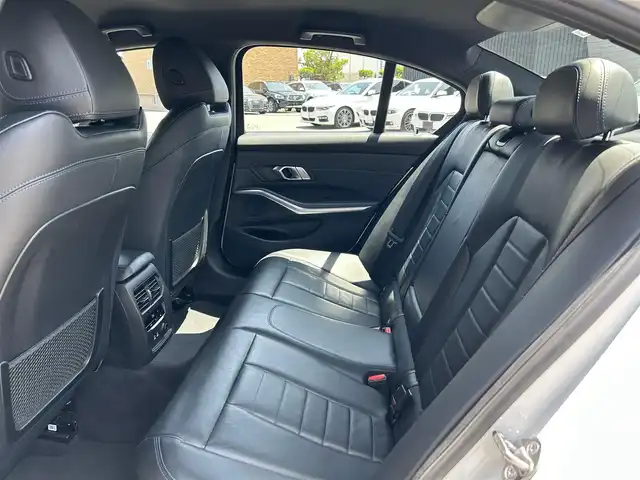 ＢＭＷ ３２０ｄ xDrive Mスポーツ 道東・釧路十勝 2019(令1)年 4.4万km ミネラルホワイト コンフォートパッケージ/　・オートマチックトランク/　・タイプC対応USB/　・パーキングアシストプラス/アダプティブクルーズコントロール/レーンキープアシスト/黒革/シートヒーター/純正HDDナビ/BT/USB/メモリ付きパワーシート/バックカメラ/ワイヤレス充電/LEDヘッドライト/オートライト/オートマチックハイビーム/フロント/リアフォグライト/純正19インチAW/純正フロアマット/パドルシフト/パークディスタンスコントロール/ミラーETC