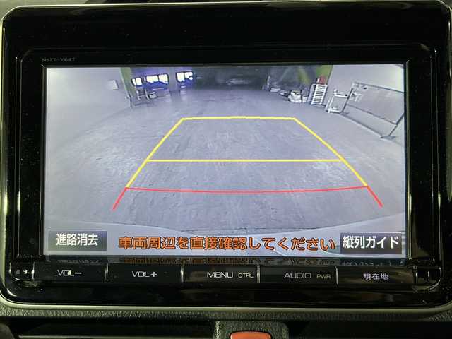 トヨタ エスクァイア Gi ブラックテーラード 沖縄県 2016(平28)年 9.1万km ホワイトパールクリスタルシャイン 県外仕入れ　/ワンオーナー　/禁煙車　/７乗り　/純正９インチナビ[NSZT-Y64T]/（フルセグＴＶ　ＣＤ　ＤＶＤ　Ｂｌｕｅｔｏｏｔｈ）/１１インチフリップダウンモニター　/Toyota Safety Sense/・プリクラッシュセーフティ/・レーンディパチャーアラート/・オートマチックハイビーム/純正ドライブレコーダー/ステップライト/コーナーセンサー/ラゲージLED/ビルトインETC/ハーフレザー/シートヒーター/LEDヘッドライト