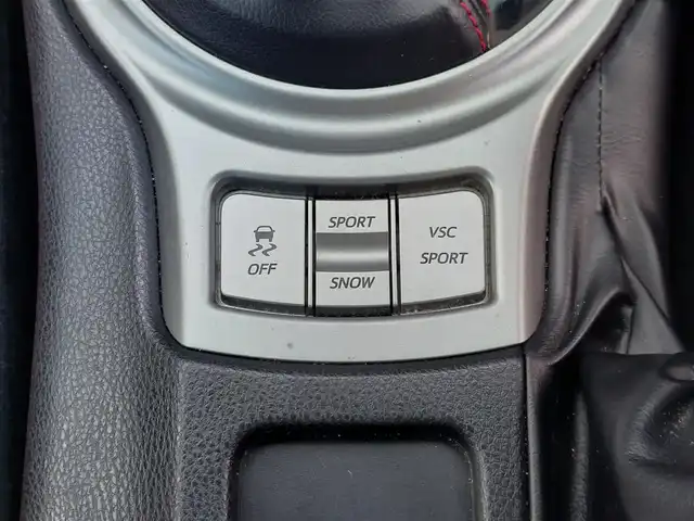 トヨタ ８６ GT 東京都 2012(平24)年 7.1万km サテンホワイトパール 社外ナビ/フルセグ/ETC/TEINダウンサス/パドルシフト/スマートキー/オートライト/純正17インチAW