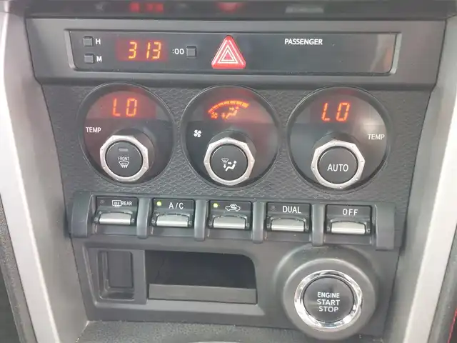 トヨタ ８６ GT 東京都 2012(平24)年 7.1万km サテンホワイトパール 社外ナビ/フルセグ/ETC/TEINダウンサス/パドルシフト/スマートキー/オートライト/純正17インチAW