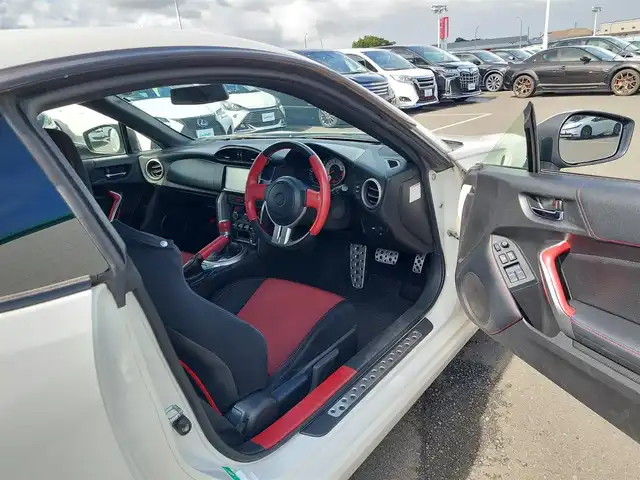 トヨタ ８６ GT 東京都 2012(平24)年 7.1万km サテンホワイトパール 社外ナビ/フルセグ/ETC/TEINダウンサス/パドルシフト/スマートキー/オートライト/純正17インチAW