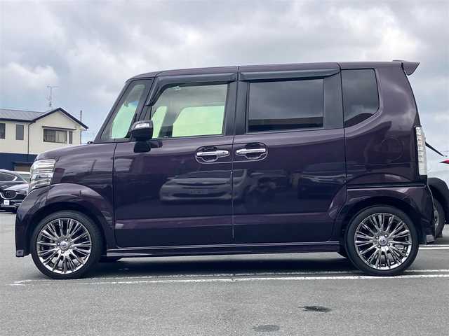 ホンダ Ｎ ＢＯＸ カスタム G ターボ Lパッケージ 静岡県 2015(平27)年 6万km プレミアムベルベットパープル・パール エンジンスタートボタン/保証書/取扱説明書/記録簿/パワーステアリング/パワーウィンドウ/パドルシフト/アイドリングストップ/ターボ/スマートキー/オートエアコン/スペアキー/クルーズコントロール/メモリナビ（CD/DVD/BT/ワンセグ）/ETC/バックカメラ/ドライブレコーダー/ベンチシート/純正フロアマット/ハーフレザーシート/両側パワースライドドア/RAYS16インチアルミホイール/ABS/横滑り防止装置/LEDヘッドライト/オートライト/社外LEDテールライト（純正車載）/Wプラスサイドエアバック/衝突軽減システム/カーテンエアバック
