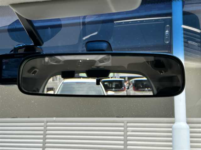 ホンダ フリード ハイブリット ジャストセレクション 大阪府 2014(平26)年 4.4万km ホワイトオーキッドパール 純正メモリナビ（VXM-207VFEi）/・ワンセグテレビ/・CD/DVD/・AM/FM/BT/バックカメラ/安全装備/・運転席用＆助手席用SRSエアバックシステム/・EBD（電子制御動力配分システム）付ABS/・VSA（ABS＋TCS＋横滑り制御）/・ヒルスタートアシスト/・ディスチャージヘッドライト＜HID＞/（ハイ/ロービーム、オートレベリング/オートライトコントロール機構付）/・クルーズコントロール/両側パワースライドドア/ETC/前後ドライブレコーダー（DRV-MR870）/革巻きステアリング/ステアリングスイッチ/取扱説明書/保証書/スペアキー1本