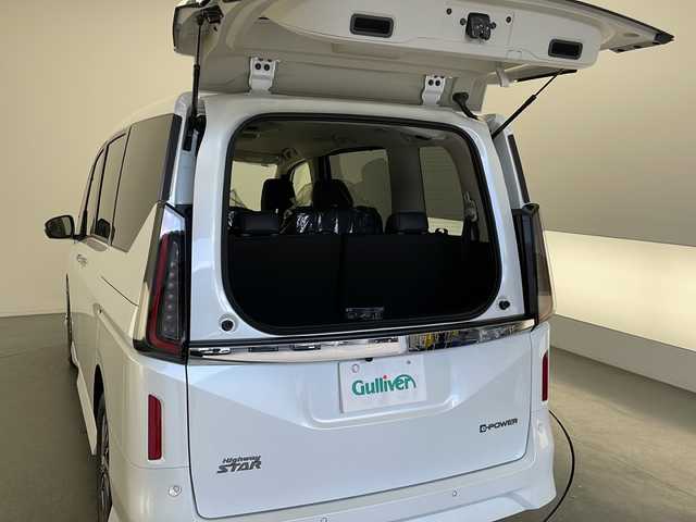 日産 セレナ e－パワー ハイウェイスター V 長野県 2025(令7)年 0.1千km プリズムホワイト 純正メモリナビ/（フルセグTV／USB／Bluetooth）/アラウンドビューモニター/プロパイロット/・クルーズコントロール（追従あり）/・前方衝突防止支援/・踏み間違い衝突防止支援/・車線逸脱防止支援/・車線逸脱警報/・後側方衝突防止支援/・後側方車両検知警報/ビルトインETC2.0/両側パワースライドドア/ハンズフリーオートスライドドア/デジタルインナーミラー/電動パーキングブレーキ/ブレーキオートホールド/LEDヘッドライト/オートマチックハイビーム/オートライト/16インチ純正アルミホイール/スマートキー/スペアキー1本/保証書/取扱説明書