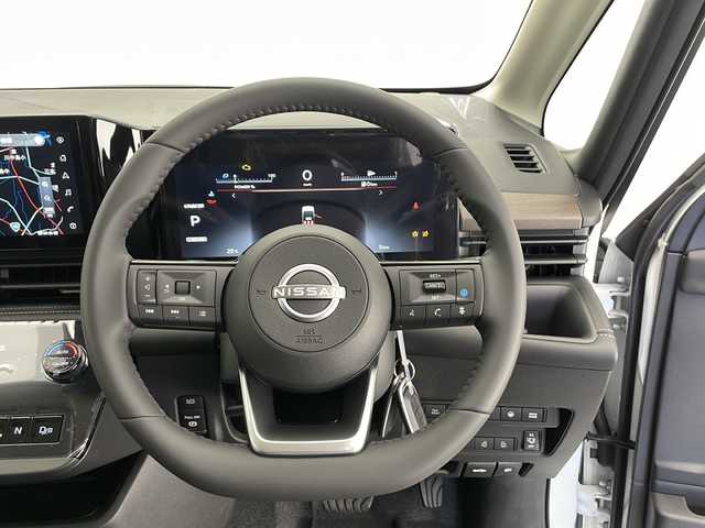 日産 セレナ e－パワー ハイウェイスター V 長野県 2025(令7)年 0.1千km プリズムホワイト 純正メモリナビ/（フルセグTV／USB／Bluetooth）/アラウンドビューモニター/プロパイロット/・クルーズコントロール（追従あり）/・前方衝突防止支援/・踏み間違い衝突防止支援/・車線逸脱防止支援/・車線逸脱警報/・後側方衝突防止支援/・後側方車両検知警報/ビルトインETC2.0/両側パワースライドドア/ハンズフリーオートスライドドア/デジタルインナーミラー/電動パーキングブレーキ/ブレーキオートホールド/LEDヘッドライト/オートマチックハイビーム/オートライト/16インチ純正アルミホイール/スマートキー/スペアキー1本/保証書/取扱説明書