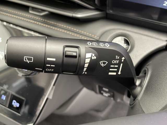 日産 セレナ e－パワー ハイウェイスター V 長野県 2025(令7)年 0.1千km プリズムホワイト 純正メモリナビ/（フルセグTV／USB／Bluetooth）/アラウンドビューモニター/プロパイロット/・クルーズコントロール（追従あり）/・前方衝突防止支援/・踏み間違い衝突防止支援/・車線逸脱防止支援/・車線逸脱警報/・後側方衝突防止支援/・後側方車両検知警報/ビルトインETC2.0/両側パワースライドドア/ハンズフリーオートスライドドア/デジタルインナーミラー/電動パーキングブレーキ/ブレーキオートホールド/LEDヘッドライト/オートマチックハイビーム/オートライト/16インチ純正アルミホイール/スマートキー/スペアキー1本/保証書/取扱説明書