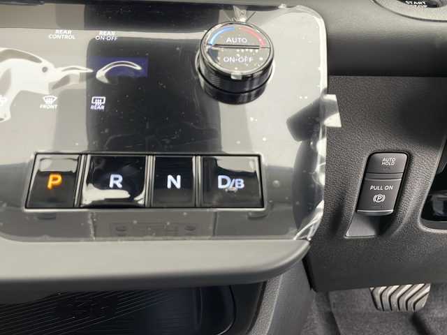 日産 セレナ e－パワー ハイウェイスター V 長野県 2025(令7)年 0.1千km プリズムホワイト 純正メモリナビ/（フルセグTV／USB／Bluetooth）/アラウンドビューモニター/プロパイロット/・クルーズコントロール（追従あり）/・前方衝突防止支援/・踏み間違い衝突防止支援/・車線逸脱防止支援/・車線逸脱警報/・後側方衝突防止支援/・後側方車両検知警報/ビルトインETC2.0/両側パワースライドドア/ハンズフリーオートスライドドア/デジタルインナーミラー/電動パーキングブレーキ/ブレーキオートホールド/LEDヘッドライト/オートマチックハイビーム/オートライト/16インチ純正アルミホイール/スマートキー/スペアキー1本/保証書/取扱説明書