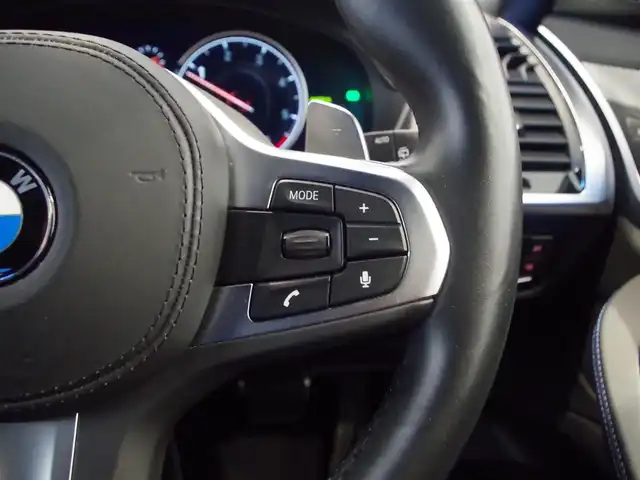 ＢＭＷ Ｘ３ xDrive20d Mスポーツ 岐阜県 2019(令1)年 2.7万km アルピンホワイトⅢ ドライビングアシストプラス/ACCアクティブクルーズ・コントロール（ストップ&ゴー機能付） /ステアリング&レーンコントロールアシスト /レーンディパーチャーウォーニング（車線逸脱警告システム） /レーン・チェンジウォーニング /アクティブ・サイドコリジョン・プロテクション /前車接近警告機能 /衝突回避被害軽減ブレーキ /事故回避アシスト /後車衝突警告機能 /クロストラフィックウォーニング（フロント&リヤ）　/パーキングアシストプラス/パーク・ディスタンス・コントロール （フロント&リヤ、ビジュアル表示機能付） /パーキング・アシスト（並列・縦列） /トップ・ビュー ー サイド・ビューカメラ ー リヤビュー・カメラ（予想進路表示機能付）　/地デジＴＶ　/ヘッドアップディスプレイ ヒートシーター /パワーシート　/純正ナビ　/電動リアゲート