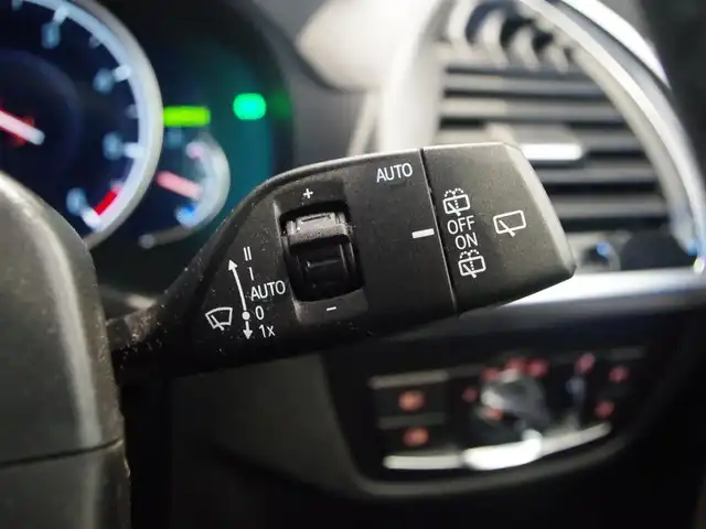 ＢＭＷ Ｘ３ xDrive20d Mスポーツ 岐阜県 2019(令1)年 2.7万km アルピンホワイトⅢ ドライビングアシストプラス/ACCアクティブクルーズ・コントロール（ストップ&ゴー機能付） /ステアリング&レーンコントロールアシスト /レーンディパーチャーウォーニング（車線逸脱警告システム） /レーン・チェンジウォーニング /アクティブ・サイドコリジョン・プロテクション /前車接近警告機能 /衝突回避被害軽減ブレーキ /事故回避アシスト /後車衝突警告機能 /クロストラフィックウォーニング（フロント&リヤ）　/パーキングアシストプラス/パーク・ディスタンス・コントロール （フロント&リヤ、ビジュアル表示機能付） /パーキング・アシスト（並列・縦列） /トップ・ビュー ー サイド・ビューカメラ ー リヤビュー・カメラ（予想進路表示機能付）　/地デジＴＶ　/ヘッドアップディスプレイ ヒートシーター /パワーシート　/純正ナビ　/電動リアゲート